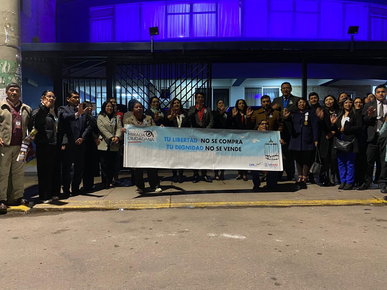Cusco - ¡Encendido de luces azules contra la trata de personas!