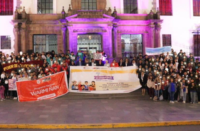 Cusco - Vigilia por las víctimas de feminicidio: Cusco no olvida